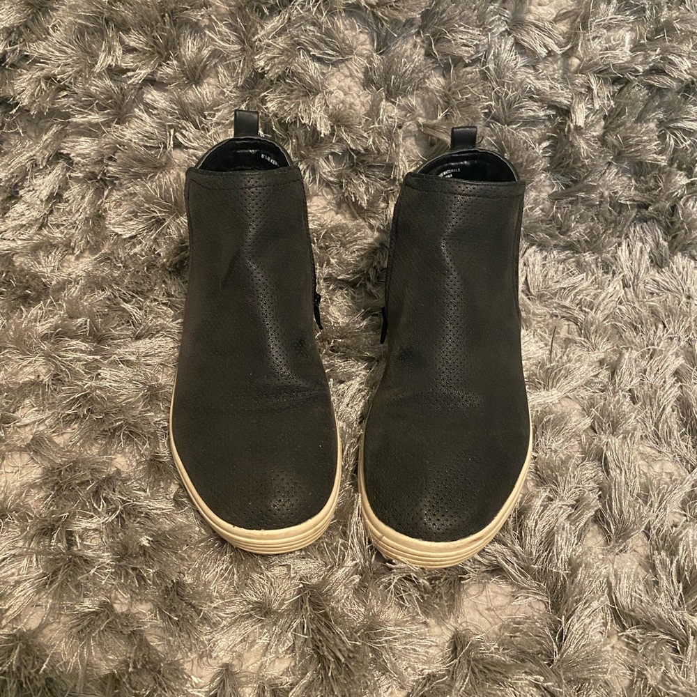 True Craft high wall sneakers